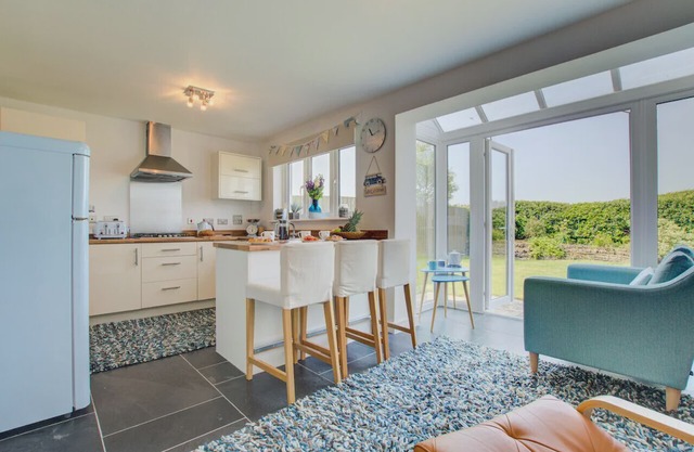 Jubilee - Four Bedroom House, Sleeps 8