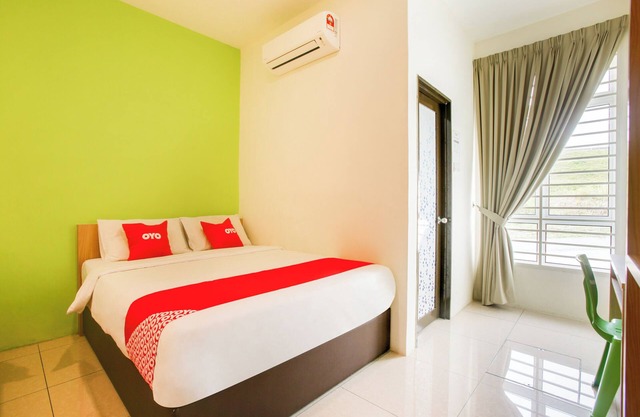 Junction Hostel Poblacion Makati Avenue