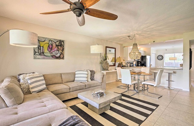 Jupiter Condo w/Pool Access, Walk to Beach!