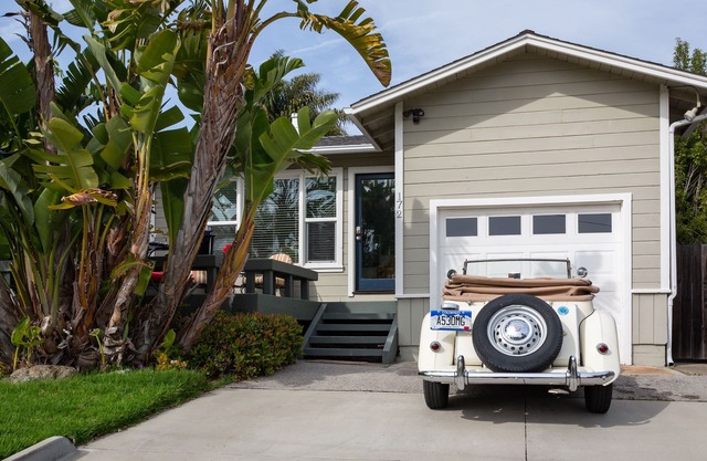 Just 2 Blocks From The Beach, The Pier & Ocean Av.