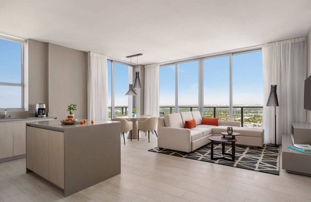 Just What You Were Looking For! 2 Relaxing Units, Kitchen, Pool, Oceanfront