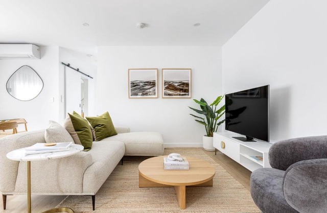 Kahlo Bondi - Luxury Escape - 2 Bedroom Furnished Apartments
