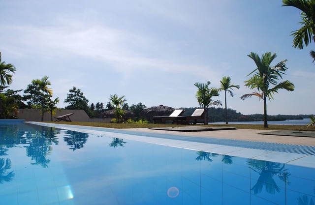 Kalla Bongo Lake Resort