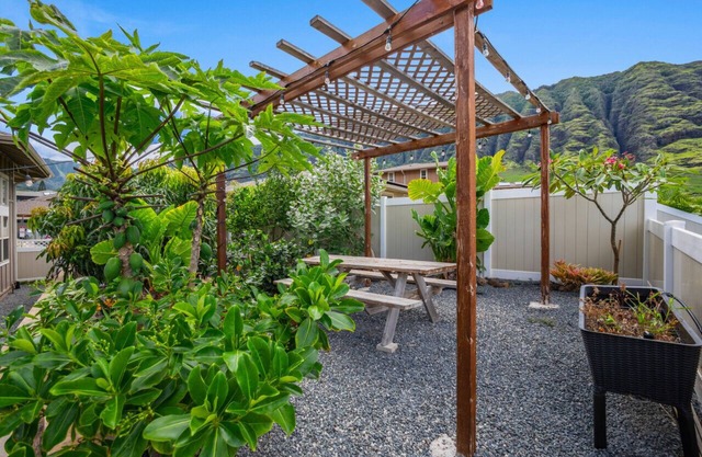 Kalo Homes - Makaha`s Hidden Gem