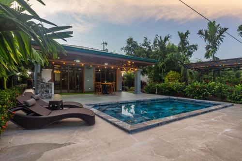 Kaluma Toucan Farmstay Villa