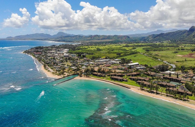 Kapa'a Top Floor Condo Fully Air Conditioned & newly furnished at Pono Kai