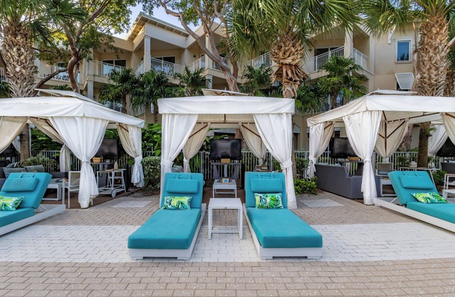 Key Largo 4BR Villa – Partial Ocean View & Pool