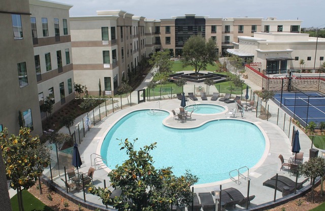 King Suite | Free Breakfast. Pool Access.