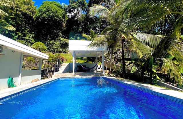 Kira's Paradise - 4-bdr Villa Infinity Pool w/Private Beach - 5 mins to Tunco