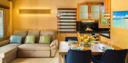 Kokomo Ultra-Lux King - Single Cottage