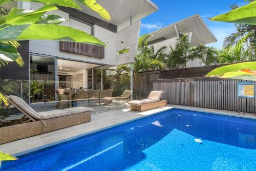KoKos Beach House 3