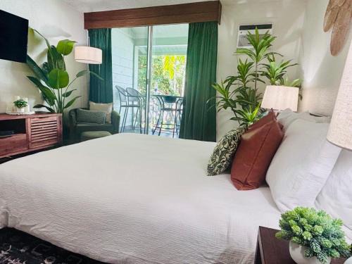 Kona Islander Inn Condos