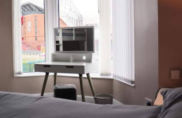 Kop View Hotel - Ensuite Family Room - 3