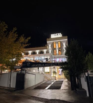 Krokodil hotel & bar
