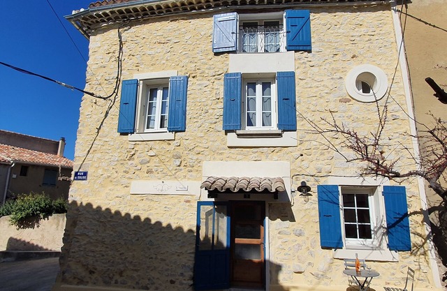 L'angélus, charming gîte in the heart of the old village of Sablet