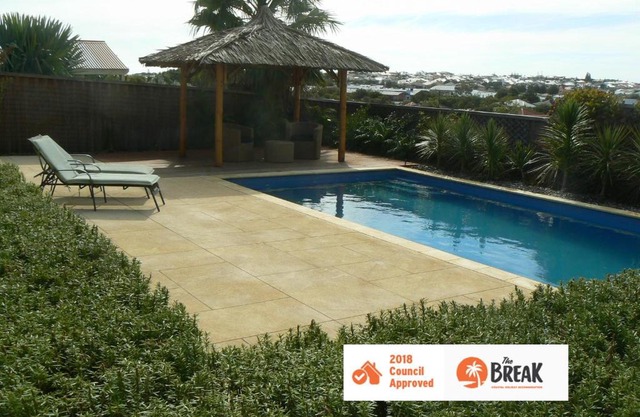 La Mer - Home with a Pool