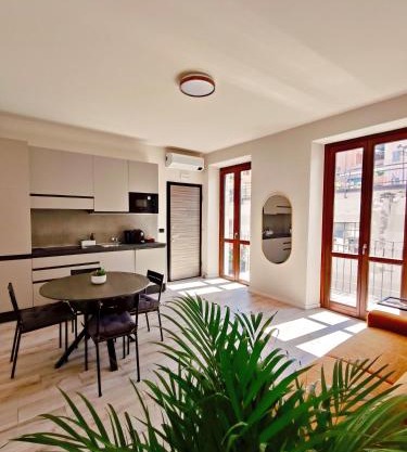 La Morra Apartments