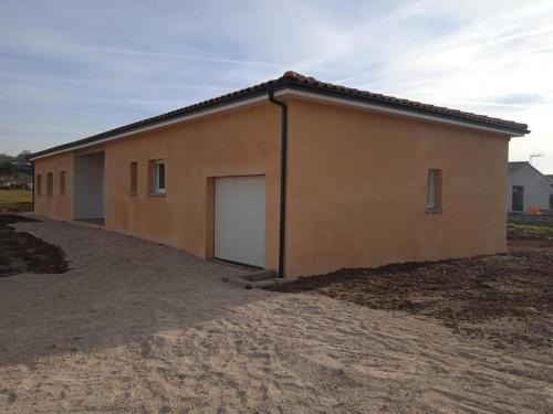 La villa des Mûriers très spacieuse de 1 à 8 voyageurs avec lit bb dans un environnement calme dans les coteaux