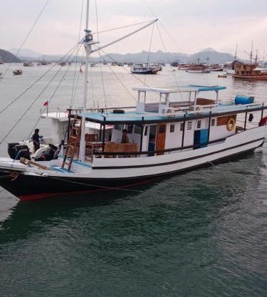 Labuan Bajo Boat Charter