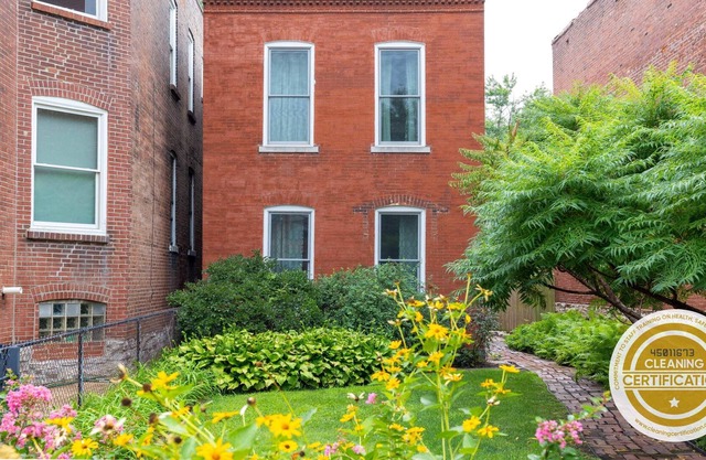 Lafayette Square Garden Haven / ABODEbucks