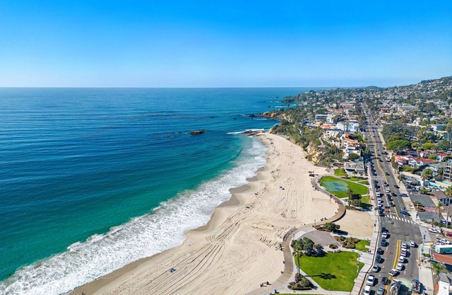 Laguna Beach Gem: Shops and Attractions nearby #53