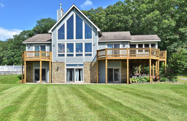 Lake Access w/ Private Outdoor Pool & LOTS of Community Amenities!
