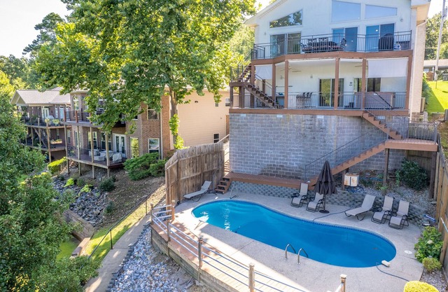 Lake Hamilton House with Pool and Hot Tub!