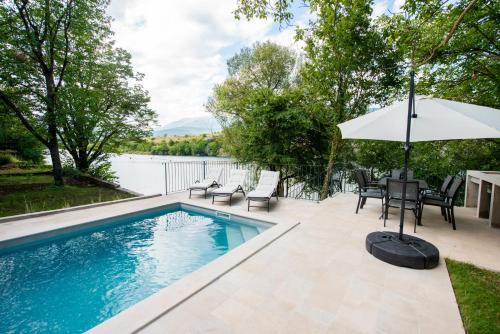 LAKE HOUSE ŠUMICA, Mostar