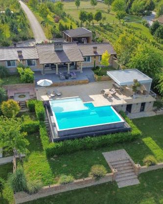 Lake House by NIVO