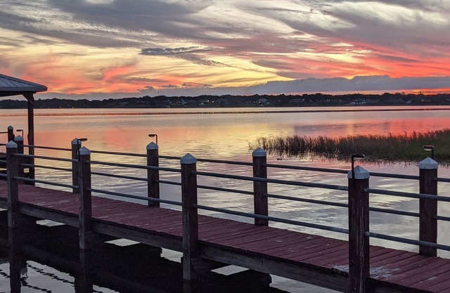 Lake life with lots of privacy.Bass fishing or just taking in the lake atmospher