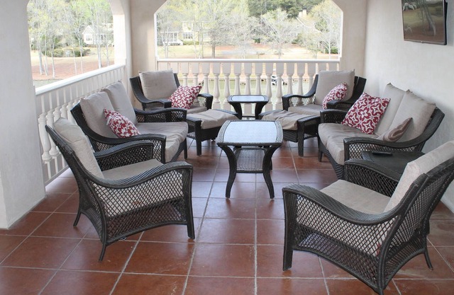 Lake Oconee - 1 Bedroom/1 Bath Large Suite inside Cuscowilla