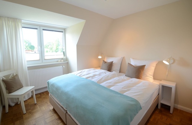 Lake view, lake access, 4 ****, W-Lan, ostseenah, sauna chair, garden, quiet, modern