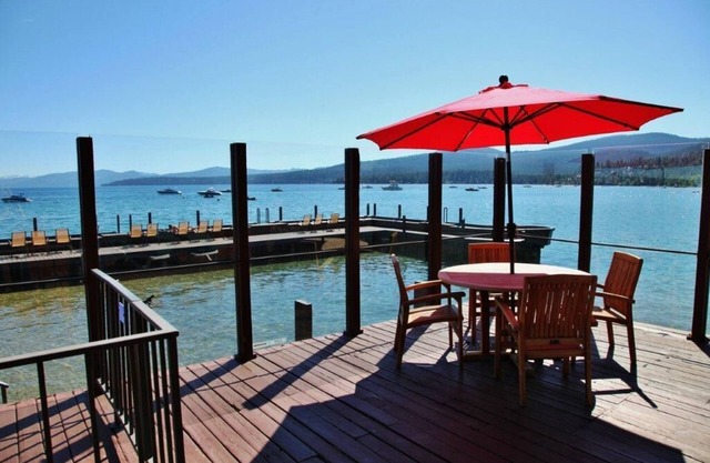 Lakefront condo right on the water, spectacular views!! 3 night min Summer