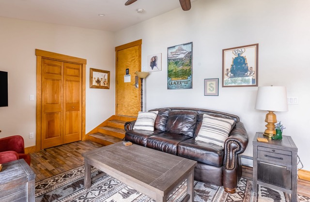 Lakefront Condo w/ Lovely Views, Beach Access & Pool/Hot Tub/Sauna