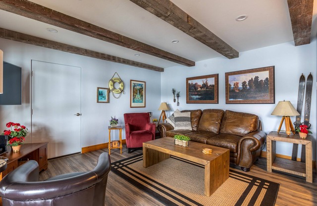 Lakefront Condo with Great Views & Pool/Hot Tub/Sauna - Near Skiing