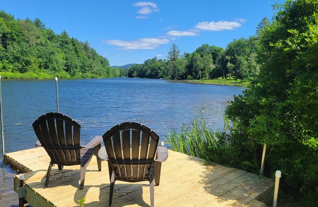 Lakefront Contemporary House 4 Minutes to Okemo