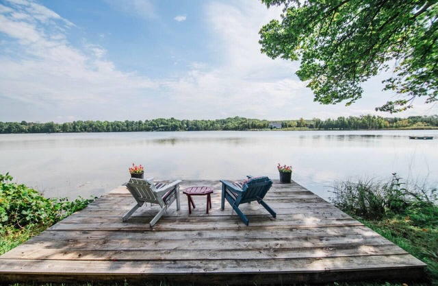 Lakefront Luxe Hideaway W/Hottub