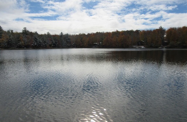 Lakefront vacation home