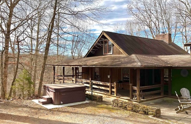 LakeTrail Lodge E-Wing- outside hottub opt LT-EW