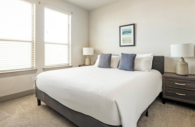 Landing | Amazing 1BD, Courtyard, Clubhouse