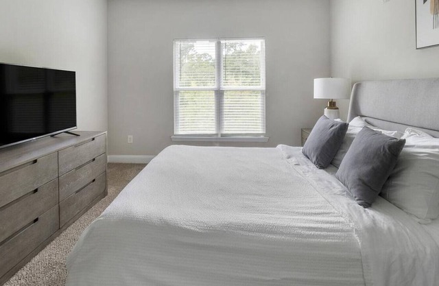 Landing at The Apartments at Shade Tree - 2 Bedrooms in Downtown Charleston