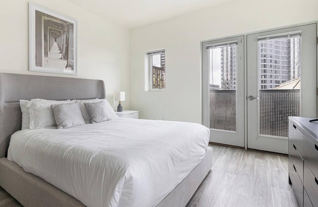 Landing | Modern Studio, Courtyard, Gym