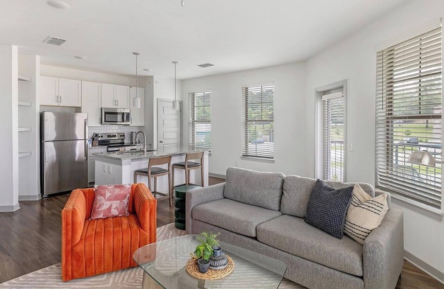Landing | Spectacular 2BD, Clubhouse, Pool