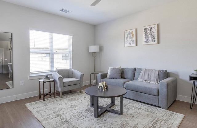 Landing | Stunning 1BD, Pool, Gym