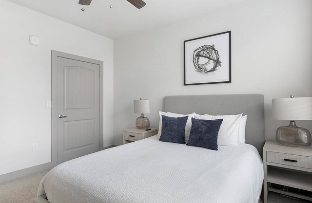 Landing | Stylish 1BD, Pool, Gym