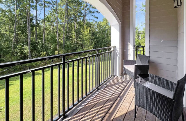 Lap of Luxury One Bedroom Apt ** Free WiFi/Cable**