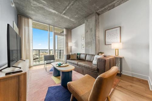 Laredo at the Rainey District