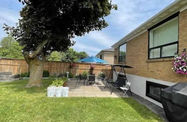 Large 3 BDR apt. free parking near Bluffers
