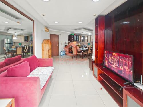 Large 3BR Rasuna Apt with Pool & Wi-Fi by 2ndHome