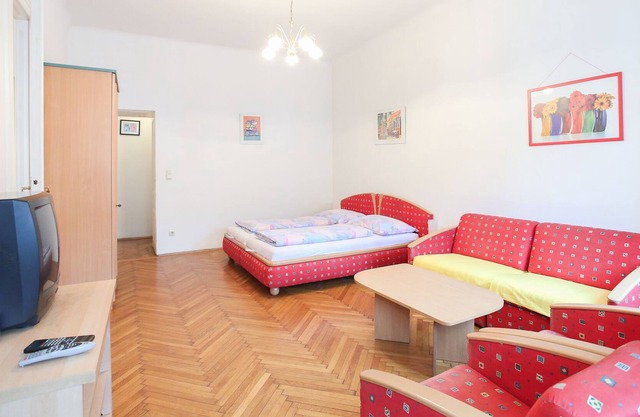 Large apartment for 4 people in 2 bedrooms near the subway station